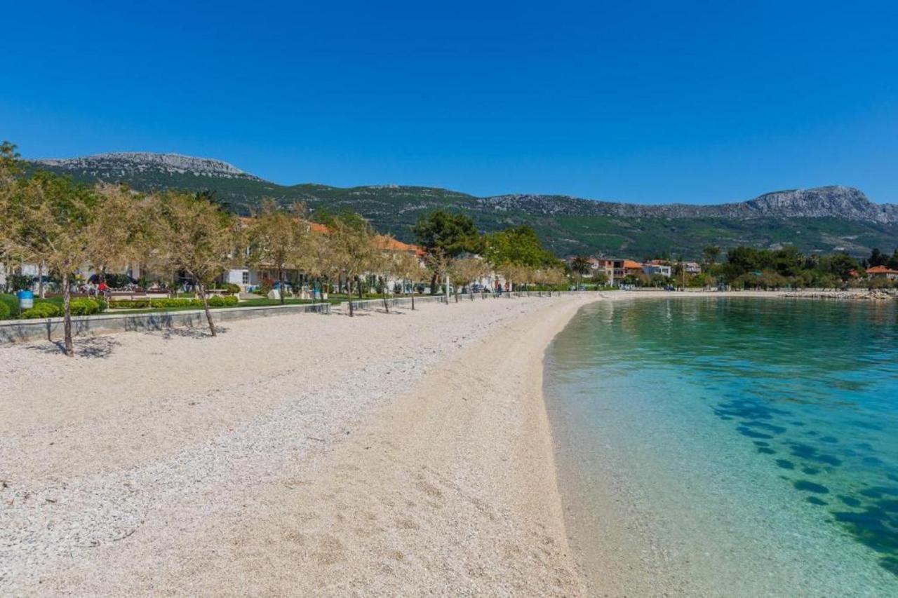 Sunny Holiday House With Pool Kaštela Eksteriør bilde