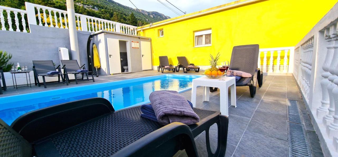 Sunny Holiday House With Pool Kaštela Eksteriør bilde